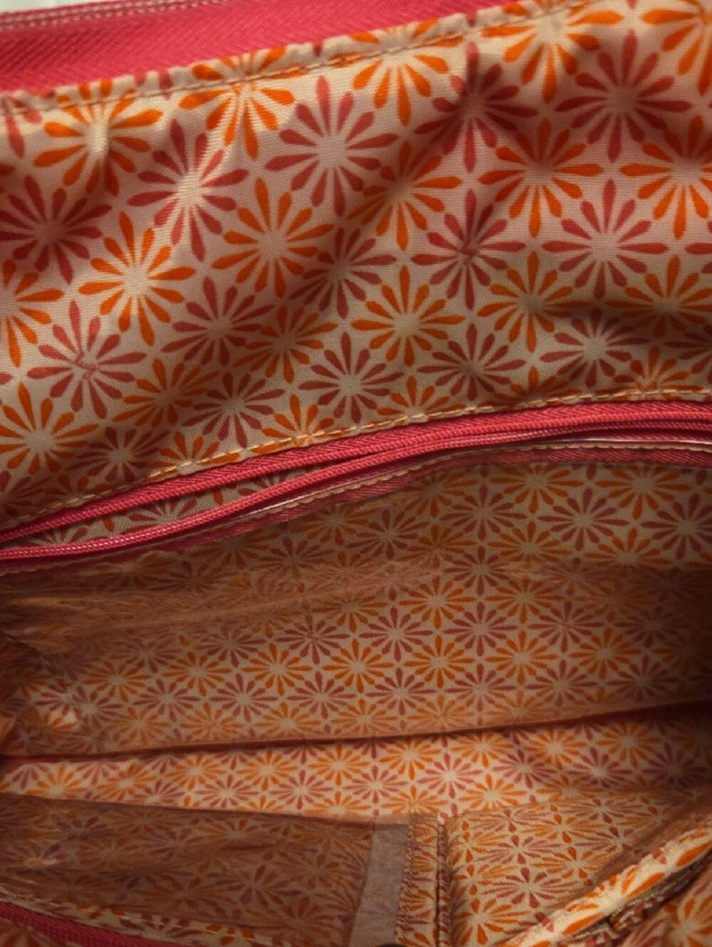 lug Camper Se Shoulder Bag in Pink - Picture 4 of 5